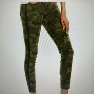 DLl1961 Florence skinny, mid rise, Instasculpt ankle in green camo
